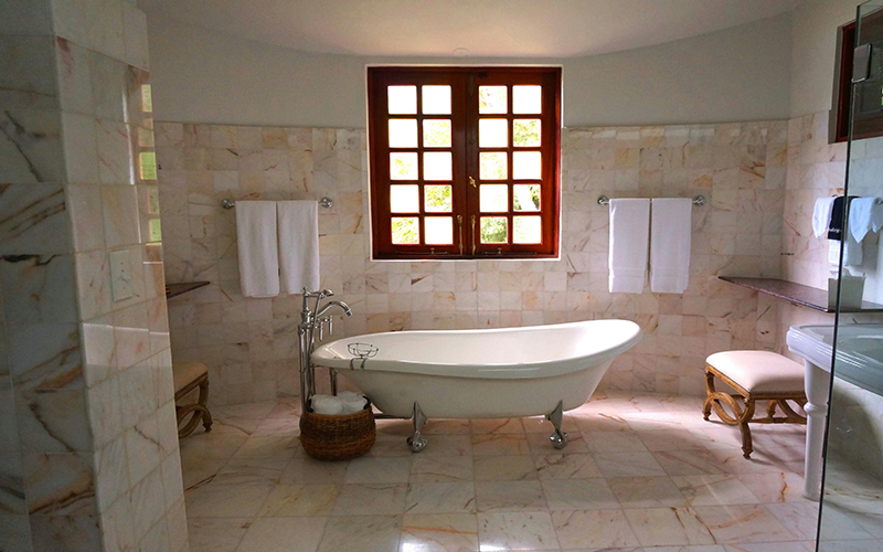 9 Vintage Bathroom Renovation Ideas for 2025